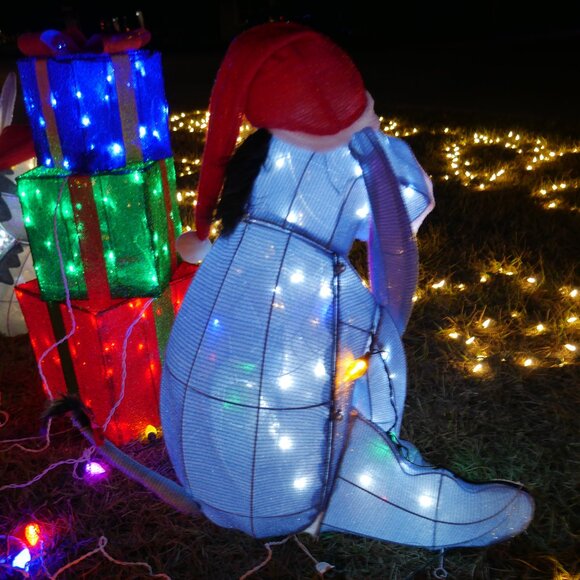Disney 2.5 FT EEYORE Light Up Tinsel Yard 3D Sculpture Christmas LED Decor Prop - Picture 5 of 11